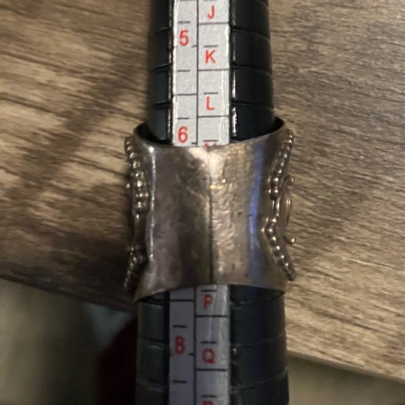 Elegant extra Wide Silver Band stamped “India 925 “Ruby Gemstone Ring - Picture 6 of 6